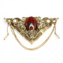 eleganta brosa " Victorian Revival ". chihlimbat faux & perle faux. anii ' 70